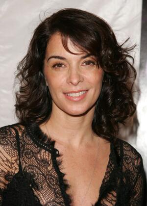 Annabella Sciorra Biography | Fandango